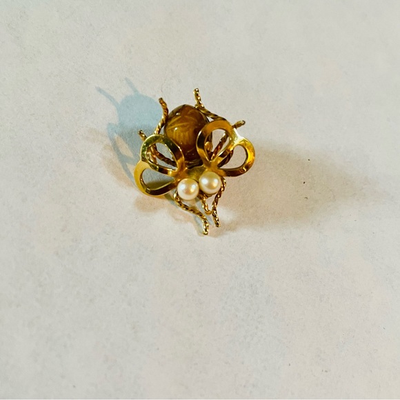 Vintage Tiny Winged Insect Bug 12K GF Cultured Pearl Tiger Eye Brooch. - Picture 2 of 5